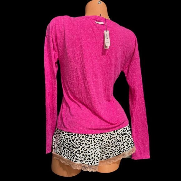 Victoria’s Secret Soft long sleeve V neck top & animal print shorts pajama set S - Picture 5 of 6